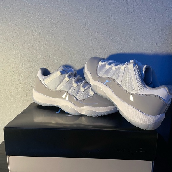 Grey size 10.5 Jordans